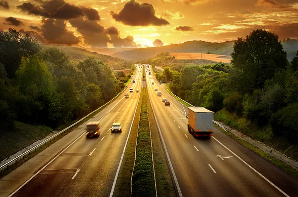 Supremo Tribunal Federal valida ampliação do Simples Nacional para MEIs no transporte rodoviário de cargas